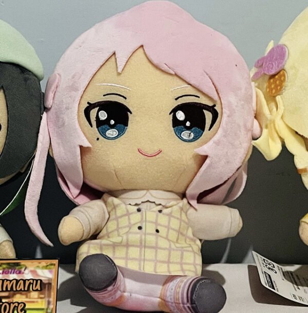 lanzhui Peluche sentado Love Live! Nijigasaki Highschool Idol Club.